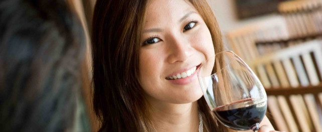 Why Younger Women Tend To Look For Older Men… It’s Usually Not About the Money