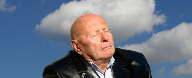 Dating Without The Dilemma – 10 Romantic Ways to Win Over Younger Women: A Gentleman’s Guide